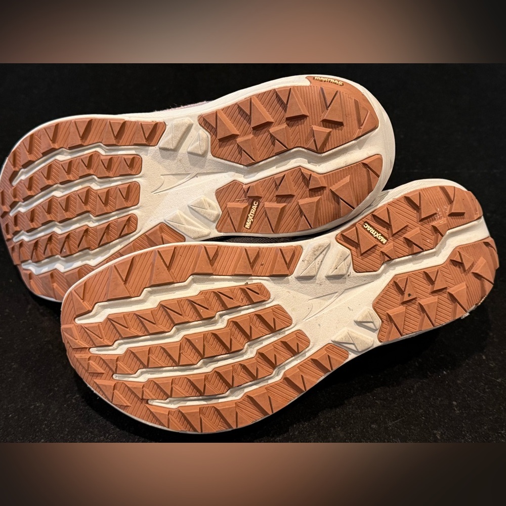 Women’s Altra Experience Wild, Size 10 - Picture 8 of 16